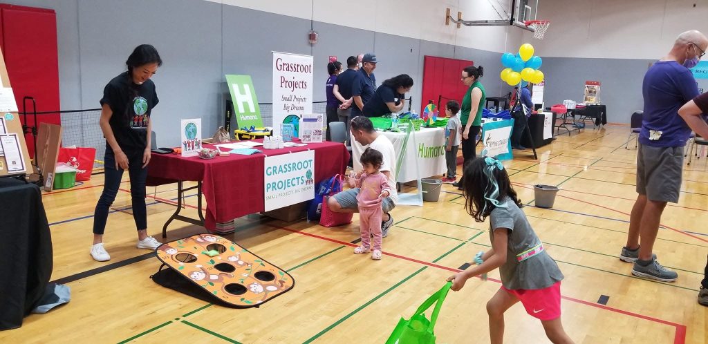 Photo of Grassroot Projects table at a community event